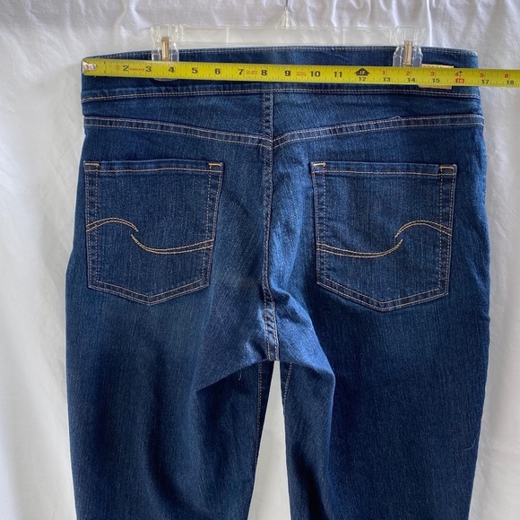 Levi Signature Pull-On - Skinny Jeans - Women/Juniors Size: 14 - Picture 8 of 14